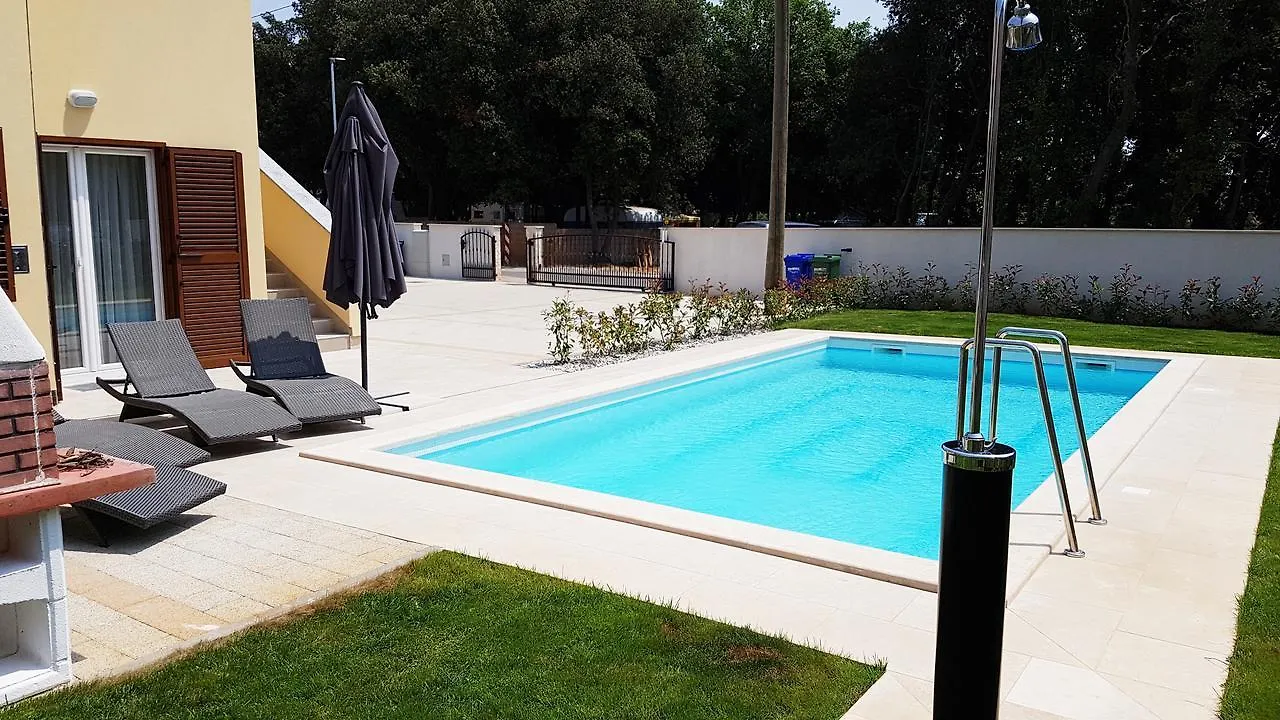 Villas Simag Banjole 0*,